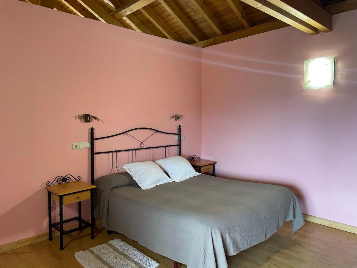 Apartamentos Rurales Casa Pajulon Tineo Eksteriør billede